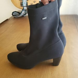 Ara waterproof goretex scuba type material sock heeled bootie. Black. US size 9